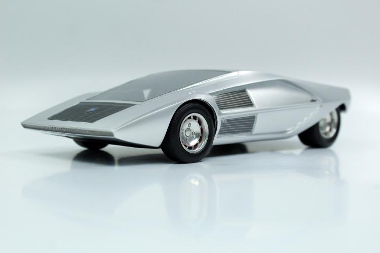 ギャラリービューアに画像をロードする, Lancia Stratos Zero Concept Silver /TOPMARQUES 1/12 ミニカー
