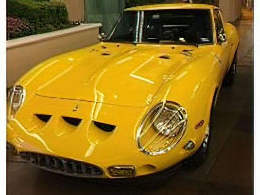 【予約】12月以降発売予定FERRARIフェラーリ 250 GTO COUPE 1962 - YELLOW /TOPMARQUES  1/12 ミニカー