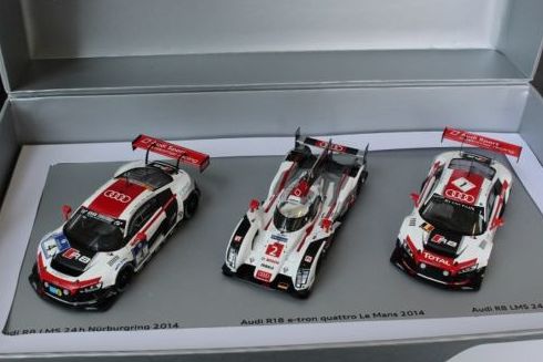 ギャラリービューアに画像をロードする, 【予約】アウディ特注 Audi Siegerset 24 Stunden Rennen 2014 ニュルブルクリンク LeMans &amp; Spa /SPARK 1/43 ミニカー
