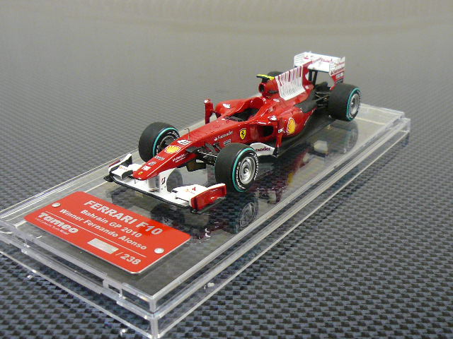 ギャラリービューアに画像をロードする, フェラーリ F10 #6  バーレーン 2010 フェルナンド アロンソ 238台限定 TB032 /タメオ 1/43 ミニカー
