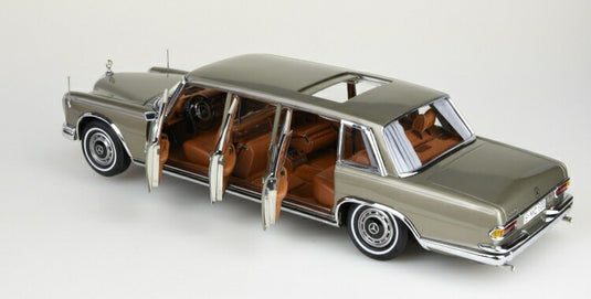 【予約】2021年2月以降発売予定MercedesBenzメルセデスベンツ 600 Pullman (W 100) Limousine with sunroof  /CMC 1/18  ミニカー