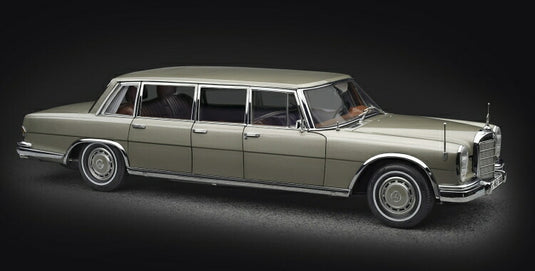 【予約】2021年2月以降発売予定MercedesBenzメルセデスベンツ 600 Pullman (W 100) Limousine with sunroof  /CMC 1/18  ミニカー