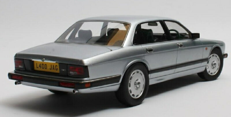 【予約】10月以降発売予定Jaguar XJR XJ40 metallic silver 1990  /Cult Models 1/18 ミニカー