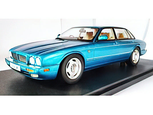 【予約】12月以降発売予定JAGUAR - XJR X300 1995 - TURQUOISE  /Cult Models 1/18 ミニカー