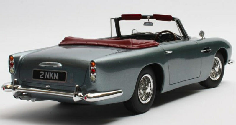 ギャラリービューアに画像をロードする, Aston Martin DB5 DHC metallic blue 1964 /Cult Models 1/18 ミニカー
