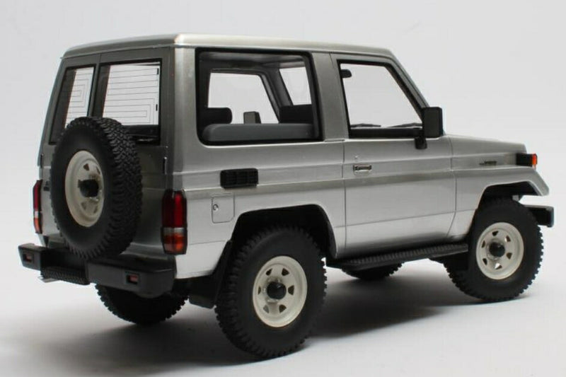 ギャラリービューアに画像をロードする, 1984-1989 トヨタ ランドクルーザー BJ70 シルバー ランクル 70 ミニカー / Cult-Scale 1/18 ミニカー
