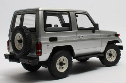 ランクル 70 ミニカー 1/18 Cult-Scale トヨタ ランドクルーザー