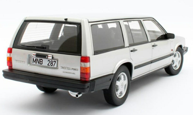 ギャラリービューアに画像をロードする, Volvo 740 Turbo Estate silver 1988 /Cult Models 1/18 ミニカー
