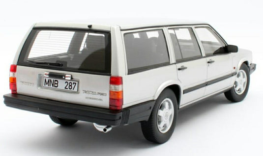Volvo 740 Turbo Estate silver 1988 /Cult Models 1/18 ミニカー