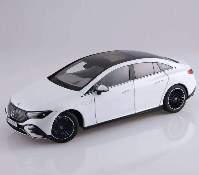 Mercedes Benz EQ EQE white /NZG 1/18 ミニカー