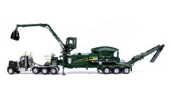 Vermeerヴァーミヤー TG7000 木材破砕機 グリーン+ Peterbilt 379 4軸 　 1/50 建機模型 工事車両 /TWH089-010-5 重機