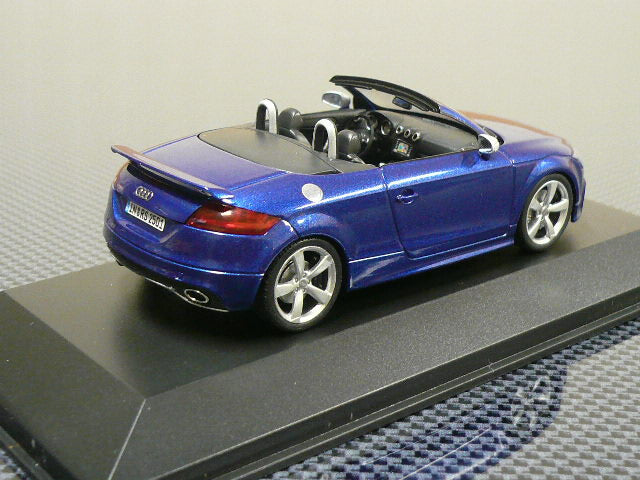 ギャラリービューアに画像をロードする, 【アウディ純正】  Audi TT RS ロードスター　ブルー /Schucoシュコー 1/43ミニカー
