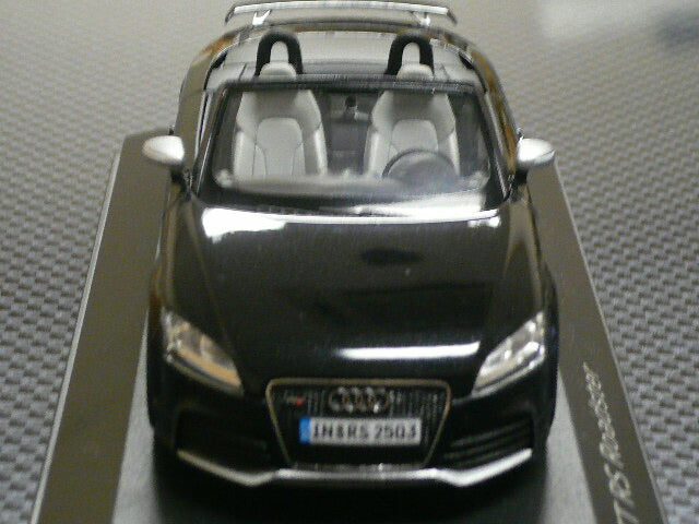 ギャラリービューアに画像をロードする, 【アウディ純正】  Audi TT RS ロードスター 2009 ブラック /Schucoシュコー 1/43ミニカー
