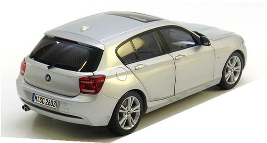 BMW特注 1シリーズ F20 5door 2012 シルバー /Paragon Modelsディーラーバージョン 1/18 ダイキャストミニカー
