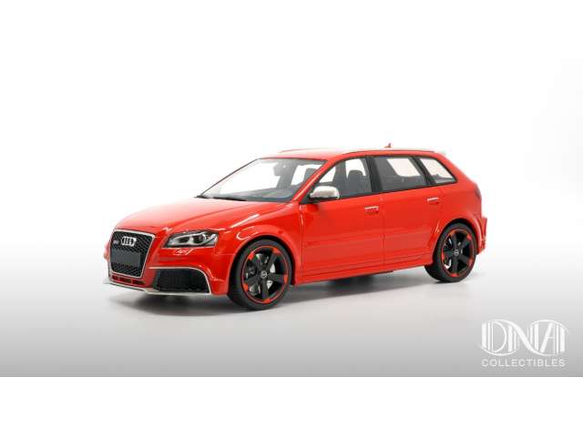 【予約】5月以降発売予定Audi RS 3 (8P) Black Wheels, red /DNA COLLECTIBLES 1/18 ミニカー