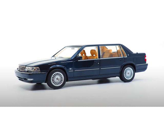 【予約】2022年発売予定1998 Volvo S90, blue /DNA COLLECTIBLES 1/18 ミニカー