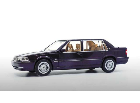 【予約】2022年発売予定1998 Volvo S90, black /DNA COLLECTIBLES 1/18 ミニカー
