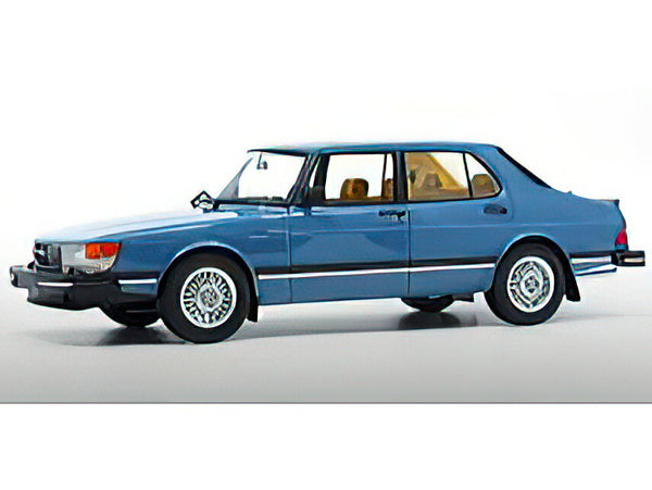 【予約】12月以降発売予定SAAB - 900 TURBO SEDAN 1983 - BLUETTE /DNA COLLECTIBLES 1/18 ミニカー