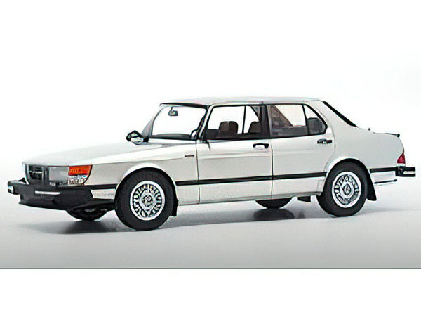 【予約】12月以降発売予定SAAB - 900 TURBO SEDAN 1983 - SILVER /DNA COLLECTIBLES 1/18 ミニカー