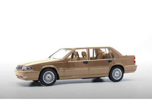 【予約】2022年発売予定1998 Volvo S90, champagne /DNA COLLECTIBLES 1/18 ミニカー