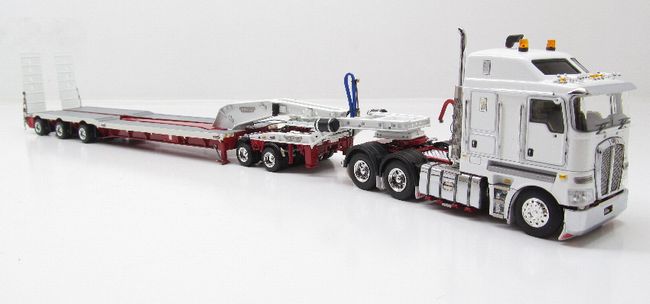 Kenworth K200 Prime Mover ホワイト　レッドシャーシ Drakeトレーラー 2x8 Dolly and 3x8 Swingwing ホワイト/レッド /DRAKE 1/50 模型