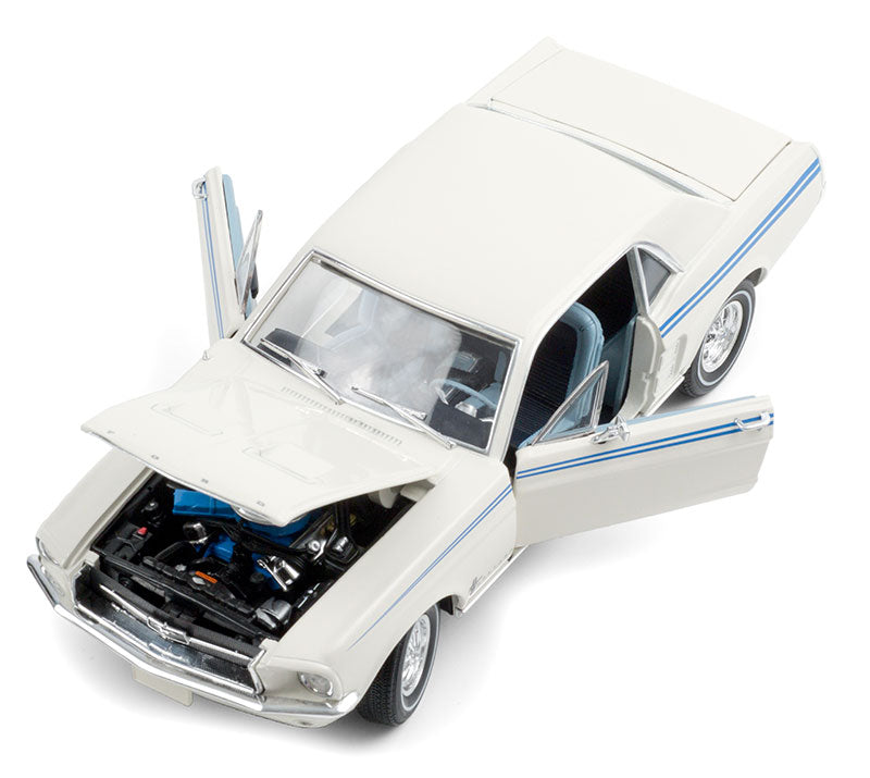 ギャラリービューアに画像をロードする, 【予約】12月以降発売予定 Indy Pacesetter Special - 1967 Ford Mustang Coupe in Wimbledon White with Scotchlite Stripes  /Greenlight 1/18  ミニカー
