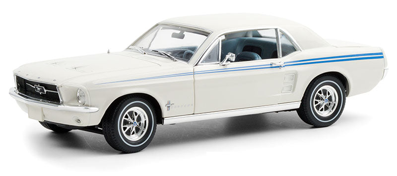 ギャラリービューアに画像をロードする, 【予約】12月以降発売予定 Indy Pacesetter Special - 1967 Ford Mustang Coupe in Wimbledon White with Scotchlite Stripes  /Greenlight 1/18  ミニカー
