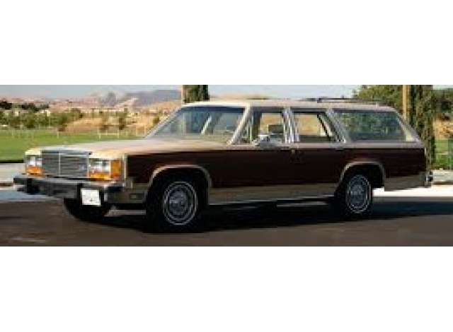 【予約】11月以降発売予定1979 Ford LTD Country Squire チャーリーズエンジェル 映画 1976-81 TVシリーズ   /Greenlight  1/18 ミニカー