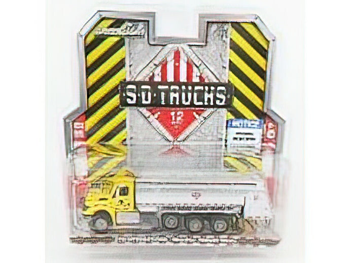 INTERNATIONAL - WORKSTAR TANKER TRUCK 4-ASSI 2018 - YELLOW SILVER /Greenlight 1/64 ミニカー