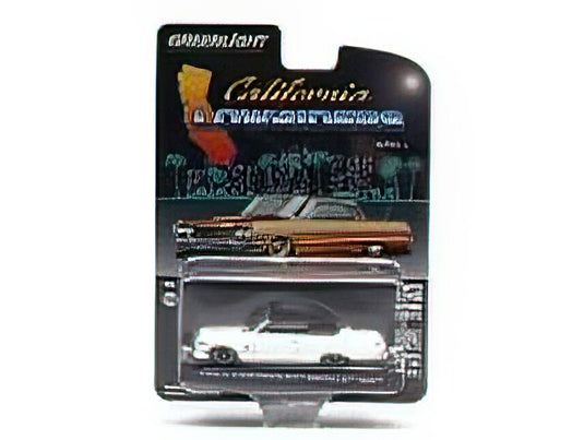 CHEVROLETシボレー Impalaインパラ SS CUSTOM CABRIOLET 1963 - WHITE /Greenlight 1/64 ミニカー
