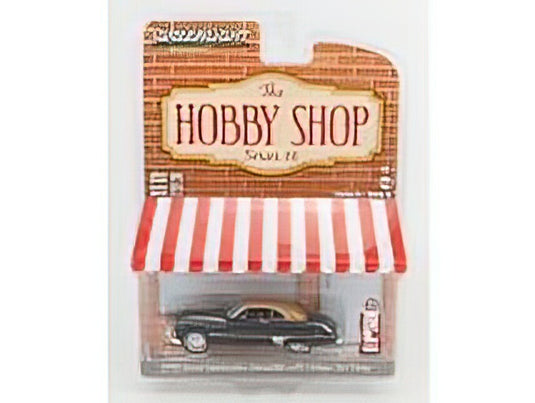 BUICK - ROADMASTER CABRIOLET CLOSED WITH GAS PUMP 1949 - BLACK BEIGE /Greenlight 1/64 ミニカー