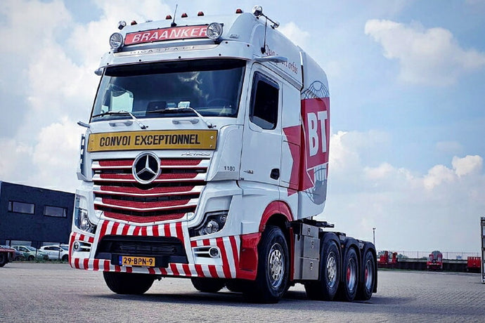 【予約】2021年1月-3月以降発売予定Braanker Mercedes Benz Actros GigaSpace 8x4トラック  トラクタヘッド/IMC 1/50 建設機械 模型ミニカー  はたらく車