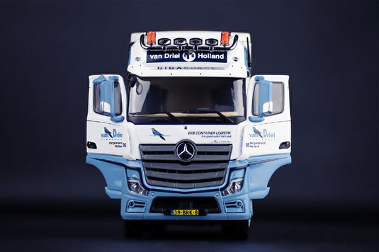 【予約】EKB Van Driel Mercedes-Benz Actros GigaSpace 4x2 トラックトラクタ/IMC 建設機械模型 工事車両 1/50 ミニカー