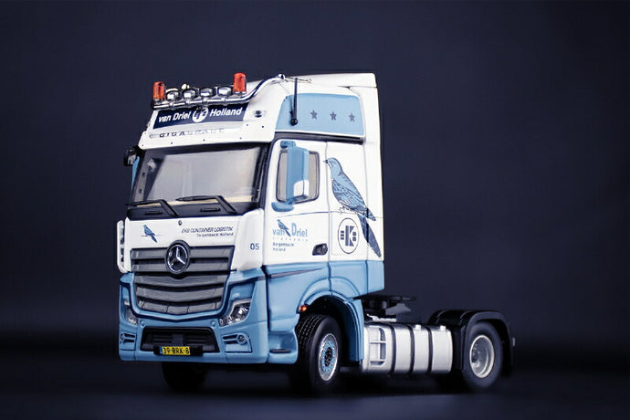 【予約】EKB Van Driel Mercedes-Benz Actros GigaSpace 4x2 トラックトラクタ/IMC 建設機械模型 工事車両 1/50 ミニカー