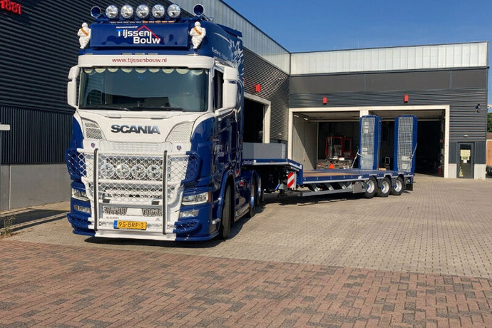 【予約】2022年発売予定TIJSSEN BOUWS　CANIA S V8 HIGH ROOF 6X4 WITH NOOTEBOOM MCOS 3軸 セミ底床トラック トレーラー /IMC 建設機械模型 工事車両 1/50