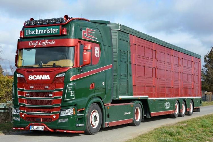 【予約】2023年3月以降発売予定Hachmeister Scania S Series High Roof 4x2 with Livestock trailer トラック /建設機械模型 工事車両 IMC 1/50  ミニチュア