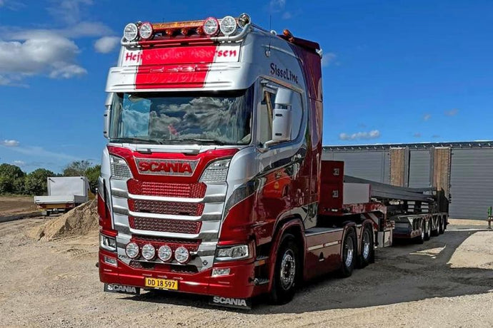 【予約】2023年発売予定COLLETT　MERCEDES-BENZ AROCS SLT BIGSPACE 8X4 WITH NOOTEBOOM SUPER WING CARRIERトレーラー トラック /建設機械模型 工事車両 IMC 1/50 ミニチュア