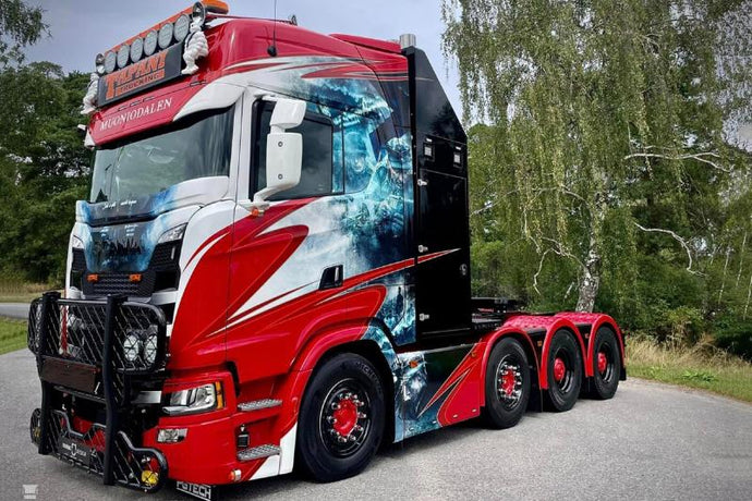 【予約】2023年発売予定COLLETT　MERCEDES-BENZ AROCS SLT BIGSPACE 8X4 WITH NOOTEBOOM SUPER WING CARRIERトレーラー トラック /建設機械模型 工事車両 IMC 1/50 ミニチュア