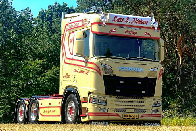 【予約】2023年発売予定LARS. E NIELSEN Scania R Middle Roof 6x2 トラクタ トラック/建設機械模型 工事車両IMC 1/50 ミニチュア