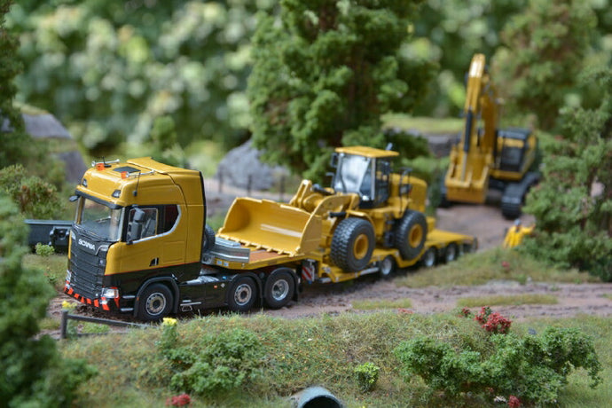 【予約】10-12月以降発売予定Scania S Highline 6x2 with Nooteboomノーテブーム Cat 950GC Load トレーラー/建設機械模型 工事車両IMC 1/50 ミニチュア