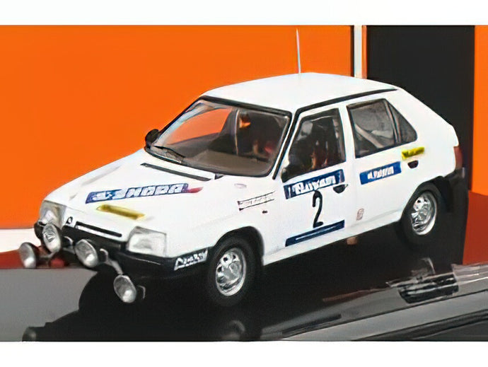 SKODA - FAVORIT 136L N 2 RALLY VALASSKAA ZIMA 1989 P.SIBERA - P.GROSS - WHITE /IXO 1/43 ミニカー