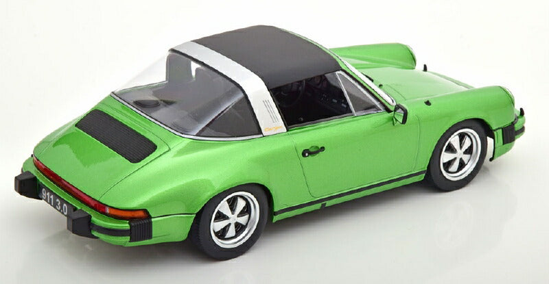 ギャラリービューアに画像をロードする, Porsche 911 Carrera 3.0 Targa 1977 greenmetallic /KK-SCALE 1/18 ミニカー
