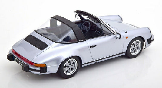 【予約】3月以降発売予定Porscheポルシェ 3.2 Targa 250.000. 911series 1988 silvergrey /KK SCALE 1/18 ミニカー