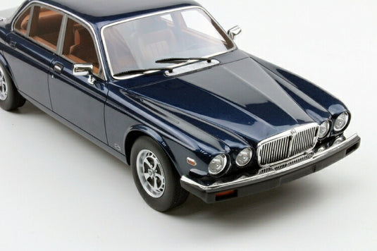 Jaguarジャガー XJ6 1982 Metallic blue /LS-Collectibles 1/18
