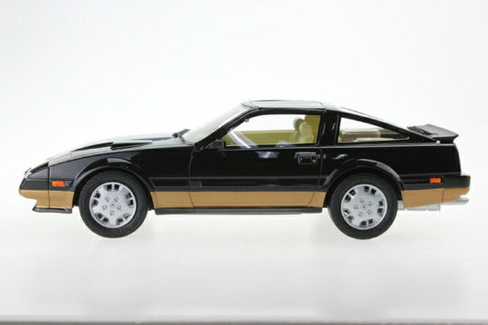 【予約】2019年4月以降発売予定1984 Nissan Fairlady日産フェアレディ 300 ZX Turboブラック /LS Collectibles 1/18  レジンミニカー