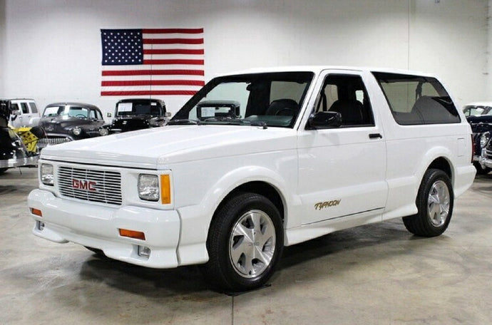 【予約】7月以降発売予定GMC Typhoon 白ホワイト /LS Collectibles 1/18  レジンミニカー