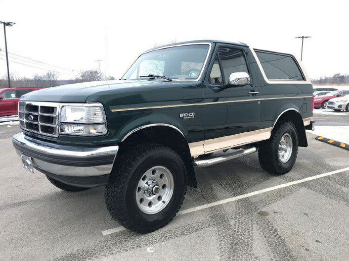 【予約】7月以降発売予定Ford Bronco 1992 グリーン /LS Collectibles 1/18  レジンミニカー