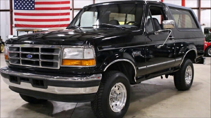 【予約】7月以降発売予定Ford Bronco 1992 黒ブラック /LS Collectibles 1/18  レジンミニカー