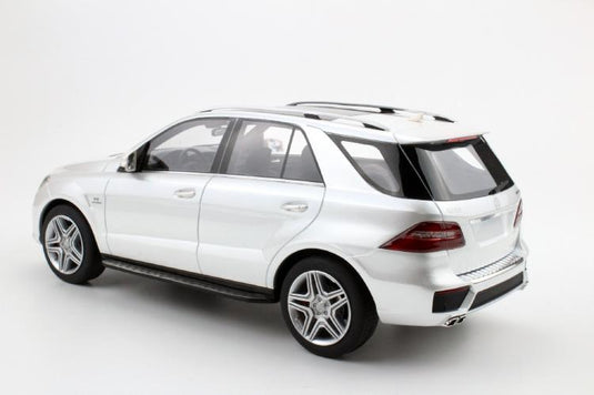 Mercedes ML63 AMG シルバー /LS COLLECTIBLES 1/18  レジンミニカー