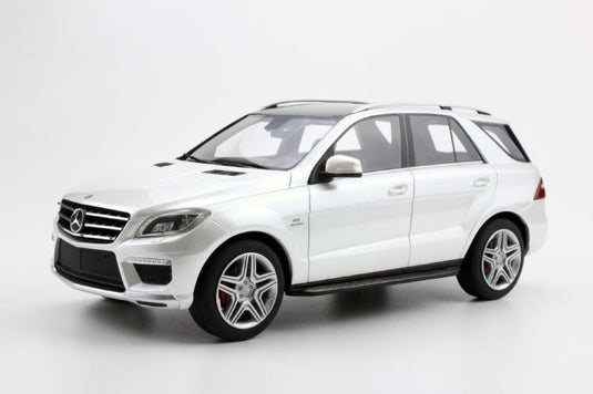 Mercedes ML63 AMG シルバー /LS COLLECTIBLES 1/18  レジンミニカー